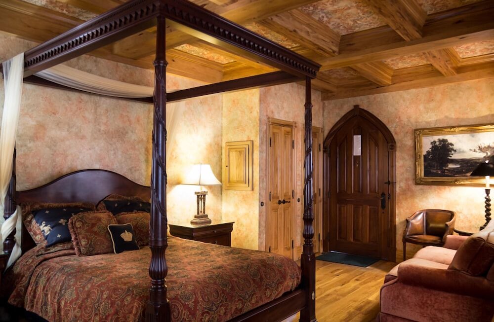 Suite, 1 Queen Bed with Sofa bed (Buchheit) photo 2