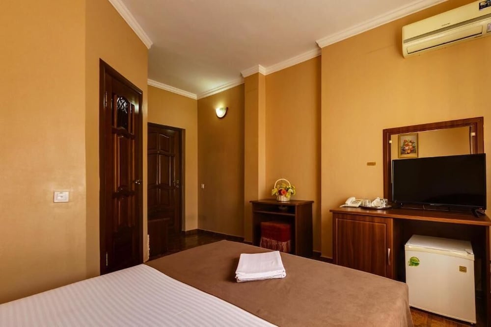 Superior Double or Twin Room photo 3