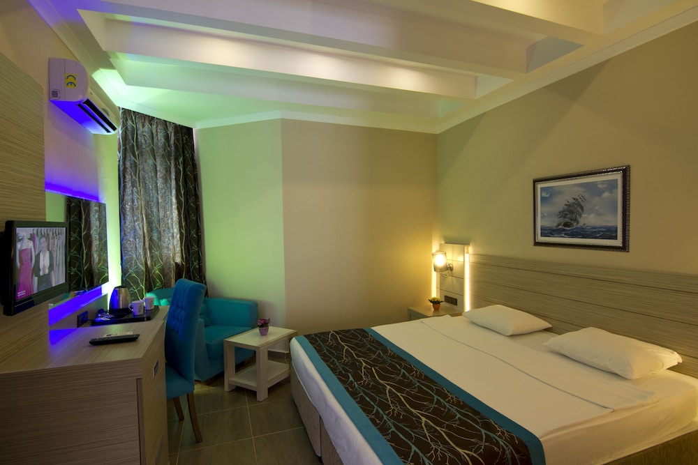 Standard Room with Land View photo 2