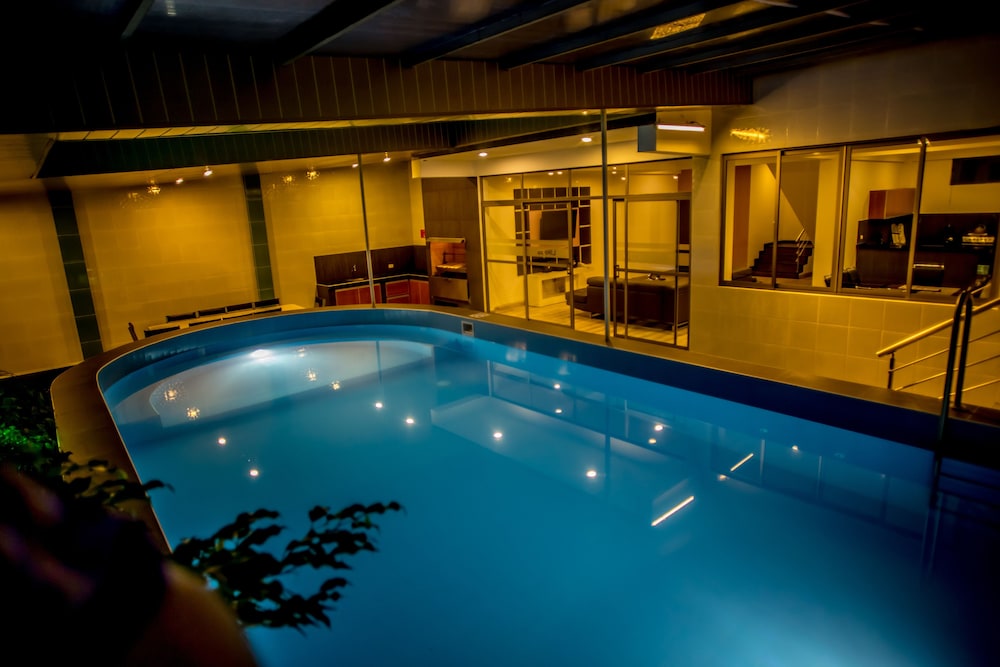 Family Bungalow, 4 Bedrooms, Private Pool, Mountain View