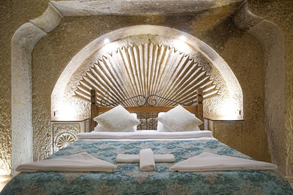 Superior Suite - Photo 22