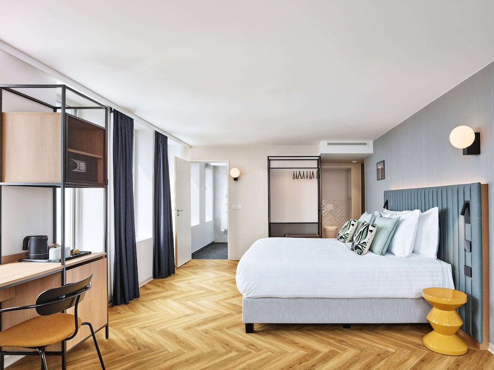 Deluxe Room, 2 Twin Beds (High City)