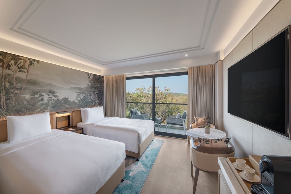 Luxury Room, 2 Twin Beds, Balcony (View) - Photo 2