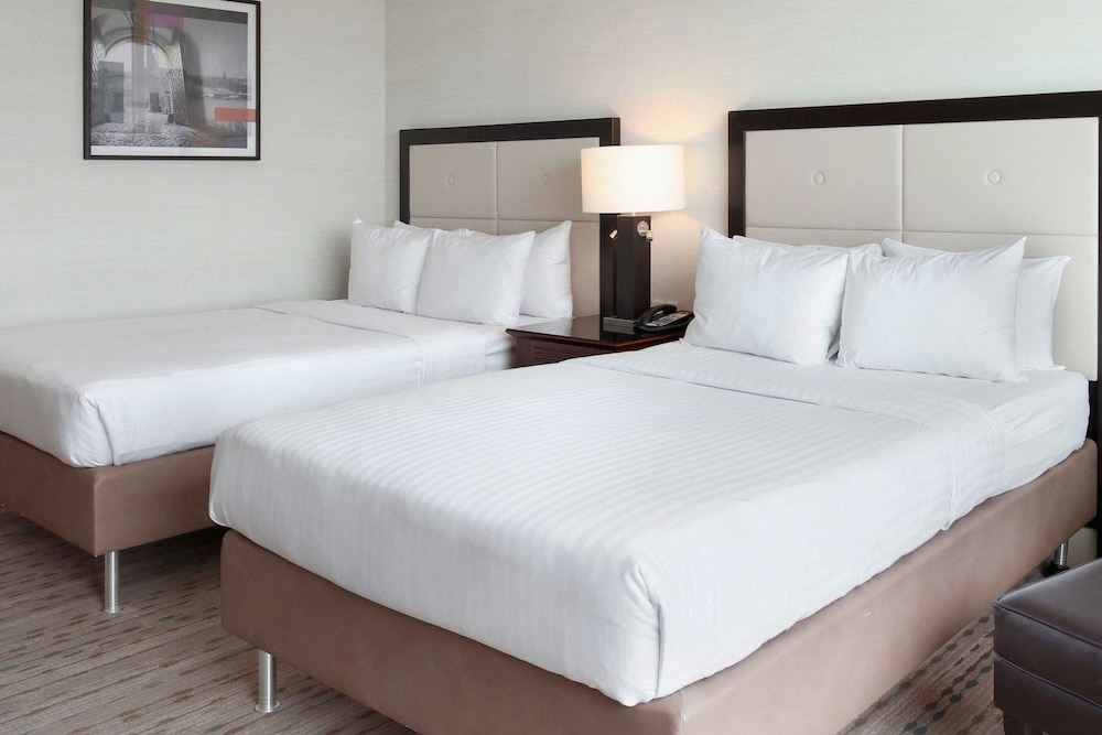 Executive Room, 2 Double Bed thumbnail 6