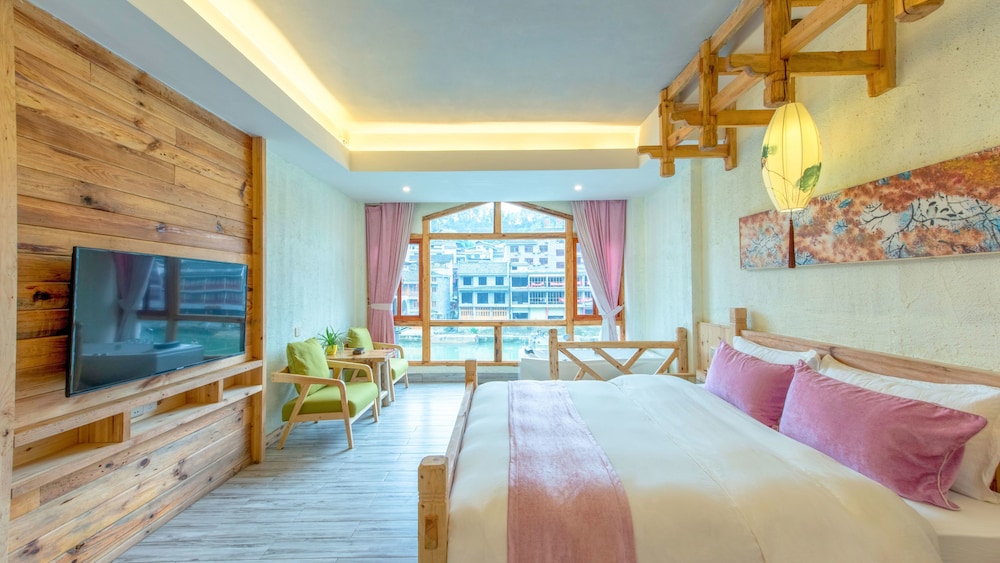 Honeymoon Double Room, River View photo 1