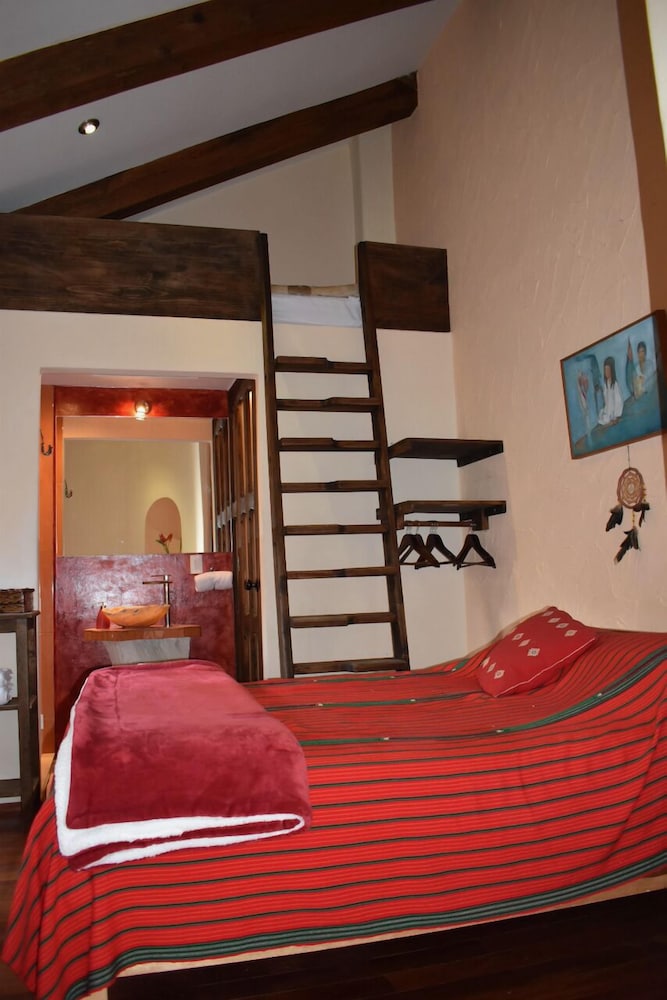 Deluxe Studio Suite (Suite Fuego)