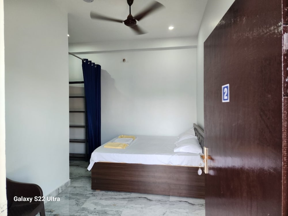 Standard Double Room, City View photo 3
