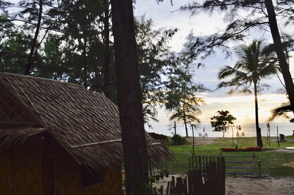 Cottage with fan photo 3
