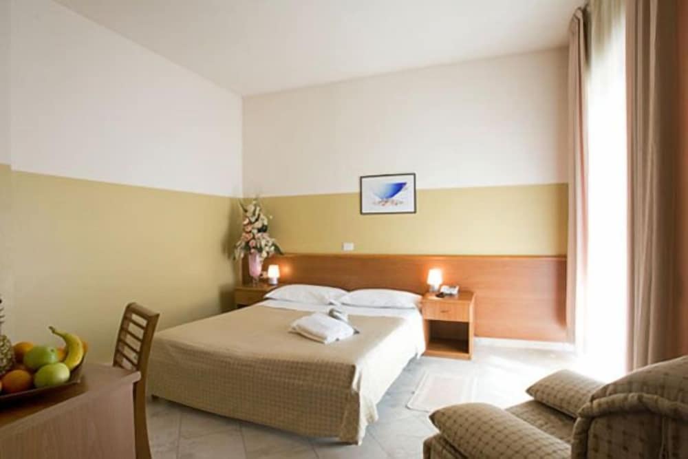 Double Room, Non Smoking photo 1