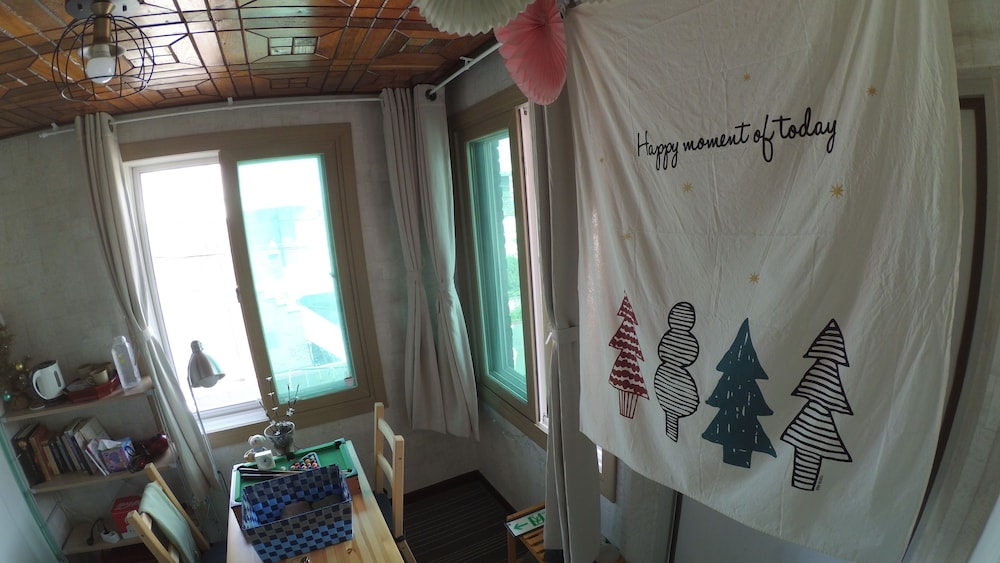 Family Room (Koreans Not Allowed) photo 2