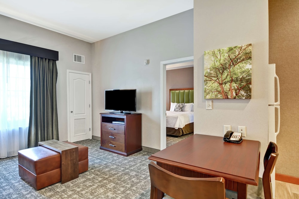 Suite, 2 Bedrooms, Non Smoking - Photo 1