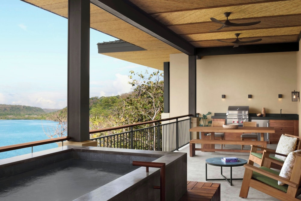 Penthouse, 3 Bedrooms, Ocean View photo 3