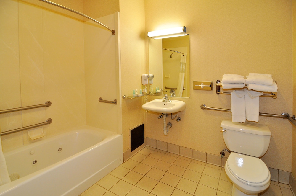 Family Room, 2 Bedrooms, Non Smoking - Photo 4