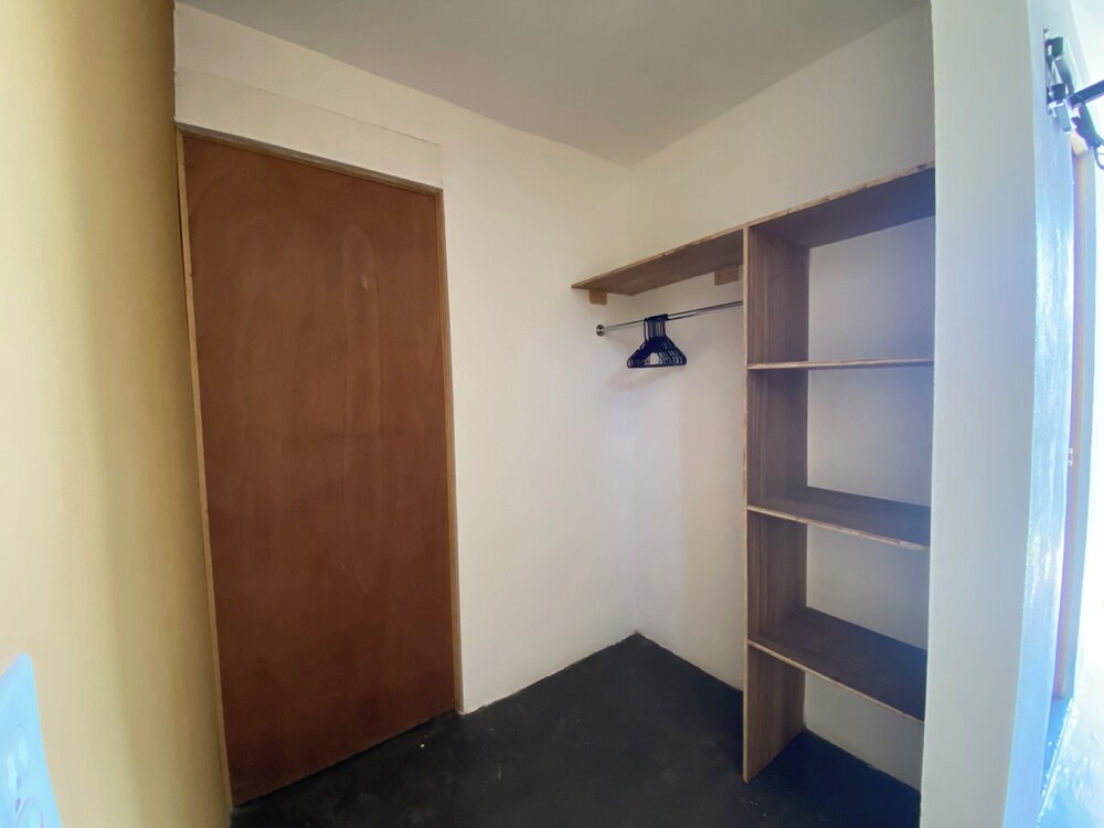 Basic Double Room, Air conditioning, Pool View photo 3