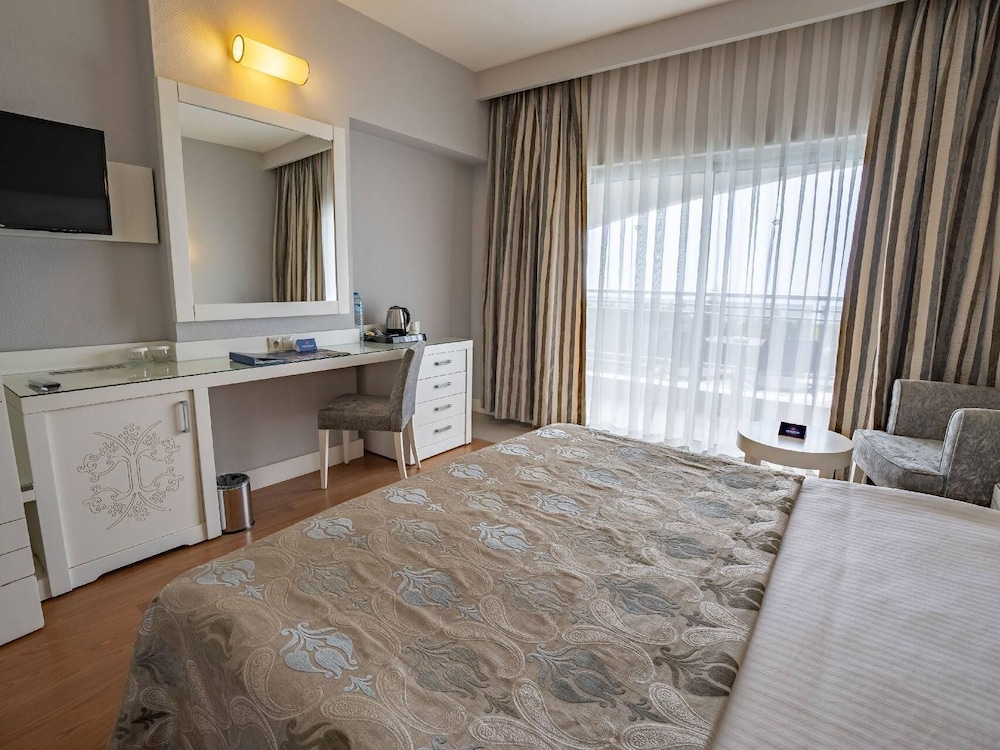 Family Room, Sea View photo 2
