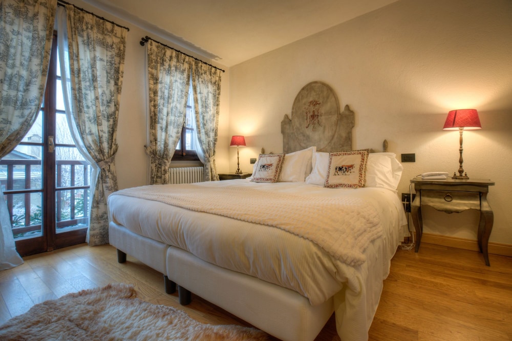 Standard Double or Twin Room photo 3