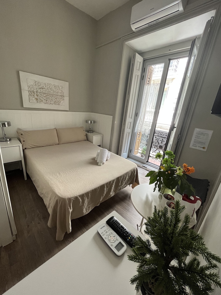Double Room, Balcony (H4)