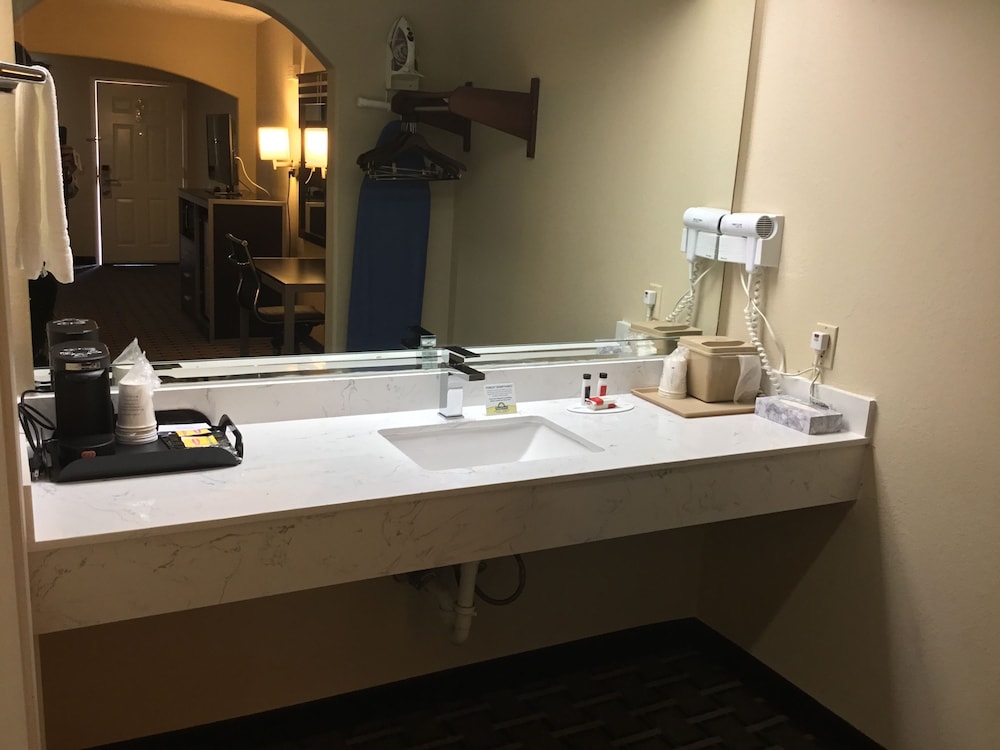 Days Inn & Suites by Wyndham Houston North - Spring, Foto 13