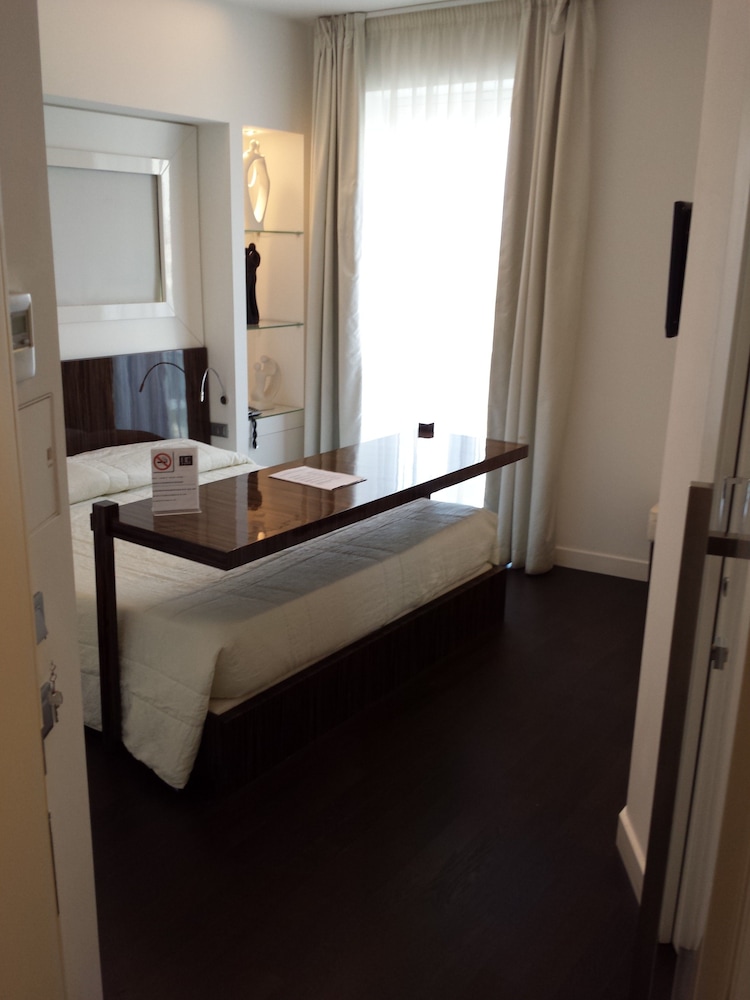 Classic Double or Twin Room - Photo 5
