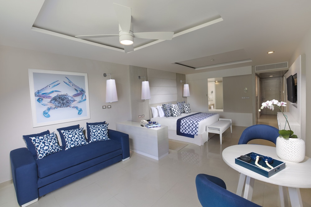 Deluxe Junior Suite - Photo 1