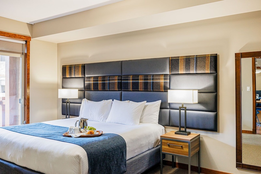 One Bedroom King Suite - Photo 1