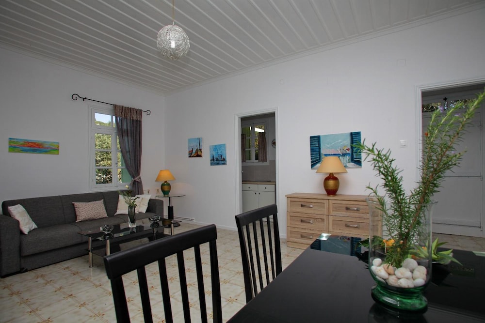 Villa photo 3