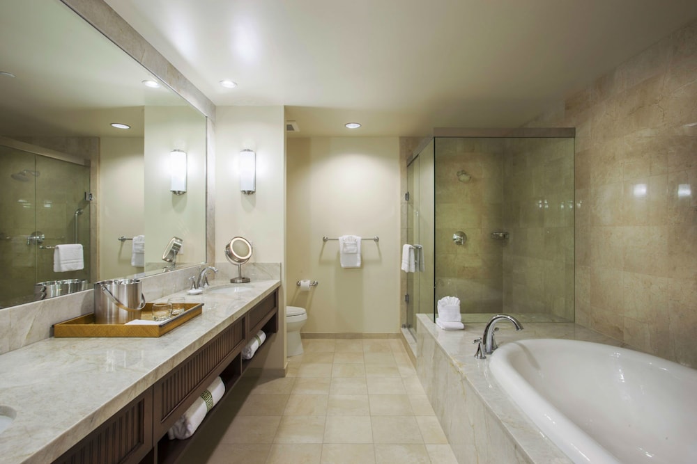 Luxury Penthouse, 1 King Bed, Ocean View (Suite) - Photo 7