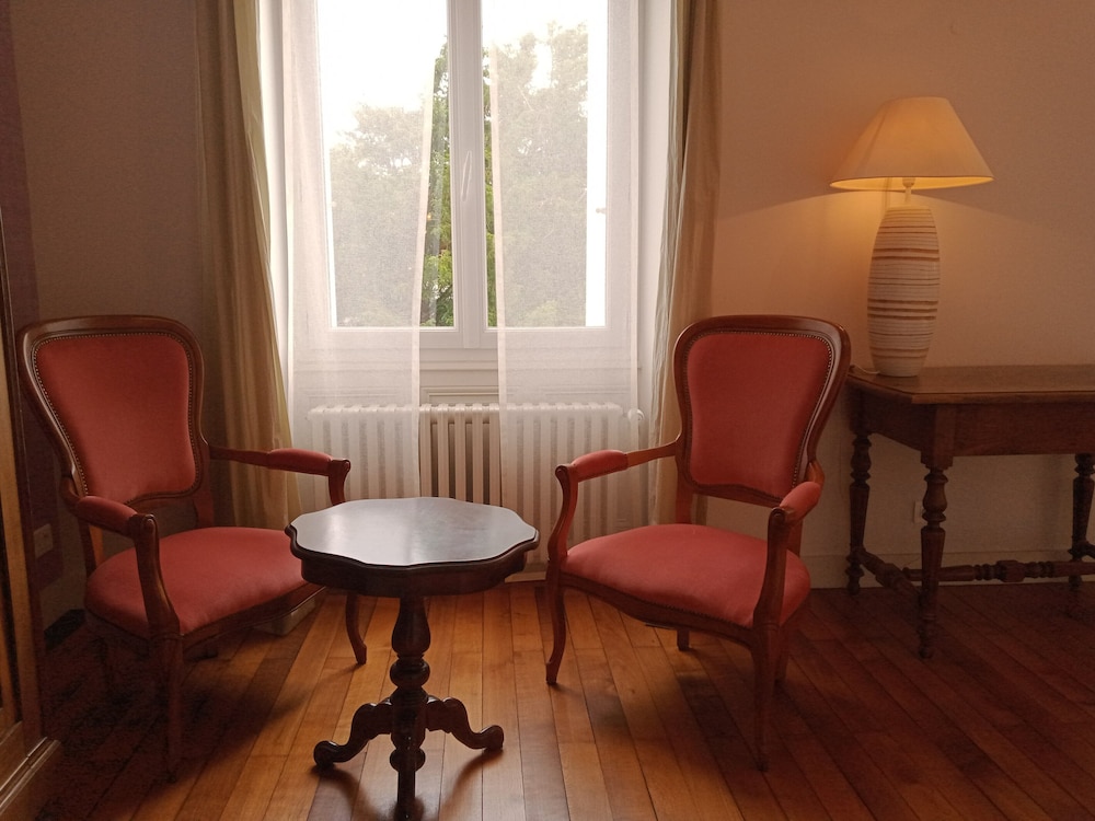 Comfort Double Room, Private Bathroom, Park View (Chambre Clos du Puits) - Photo 4