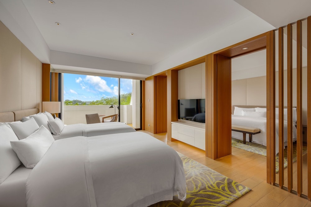 Family Suite, 1 King Bed photo 2