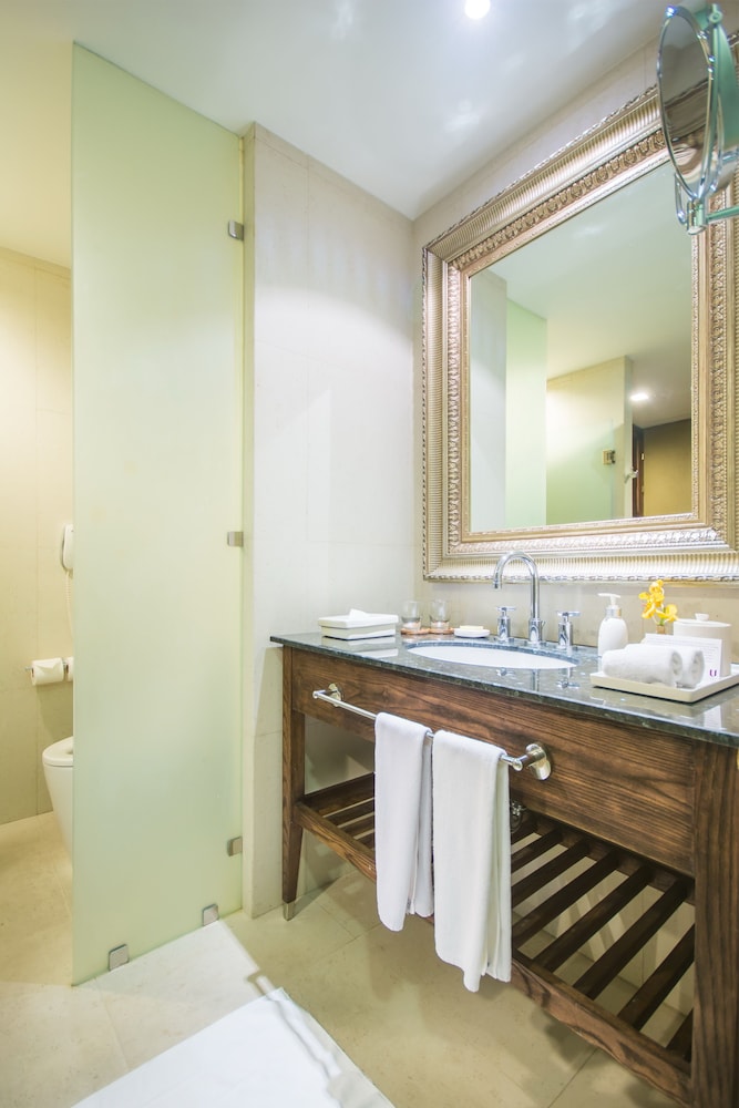 Premium Deluxe Room - Photo 5
