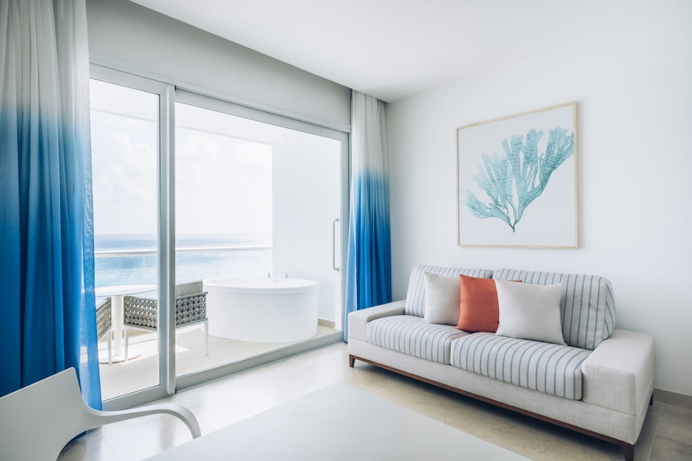 Junior Suite, Oceanfront (Panoramic) - Photo 3