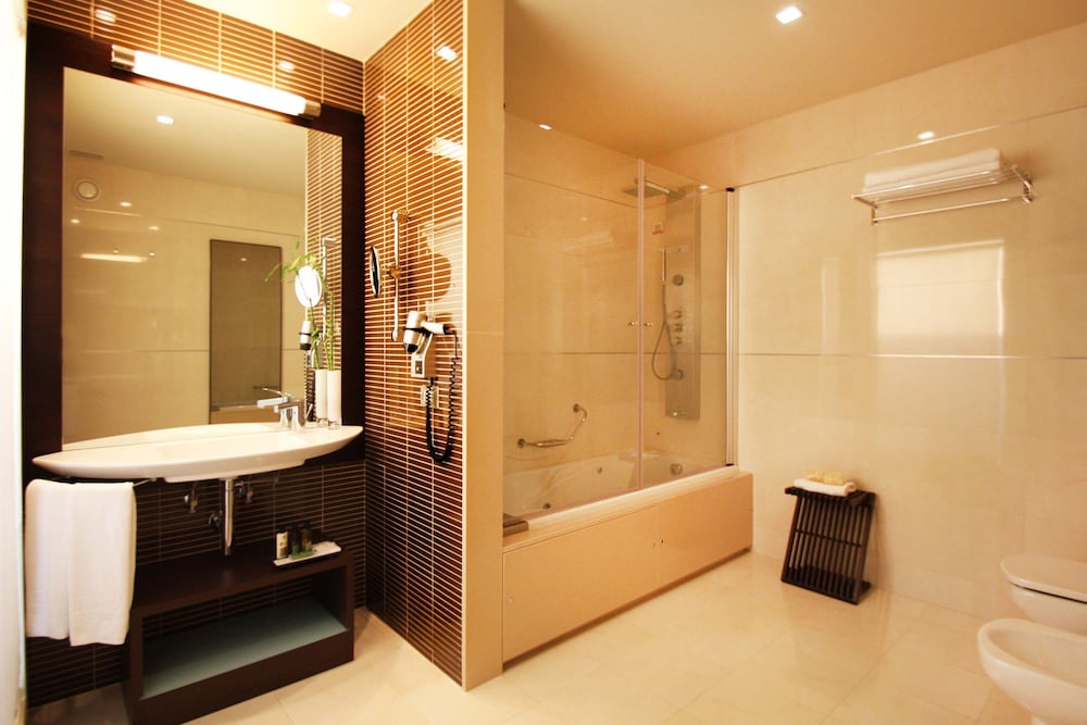 Suite Deluxe with Jacuzzi photo 3