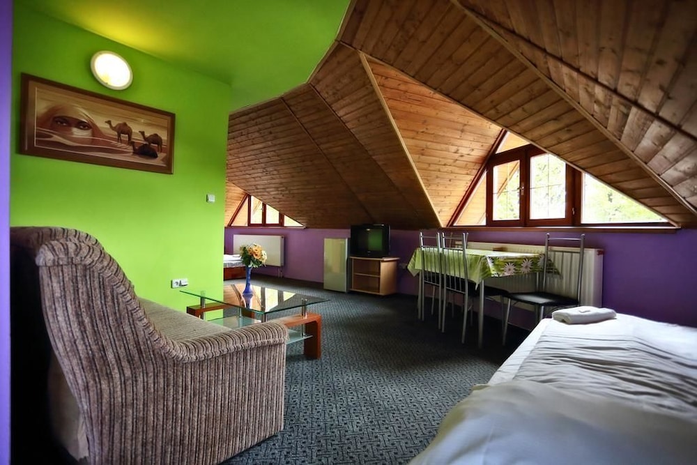 Family Room, Multiple Beds photo 1