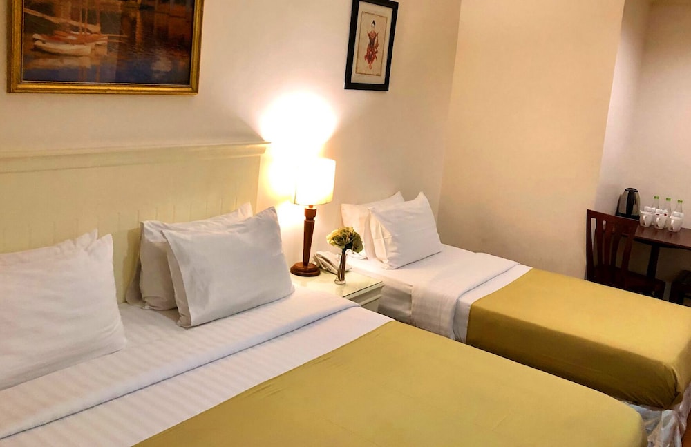 Deluxe Triple Room photo 3