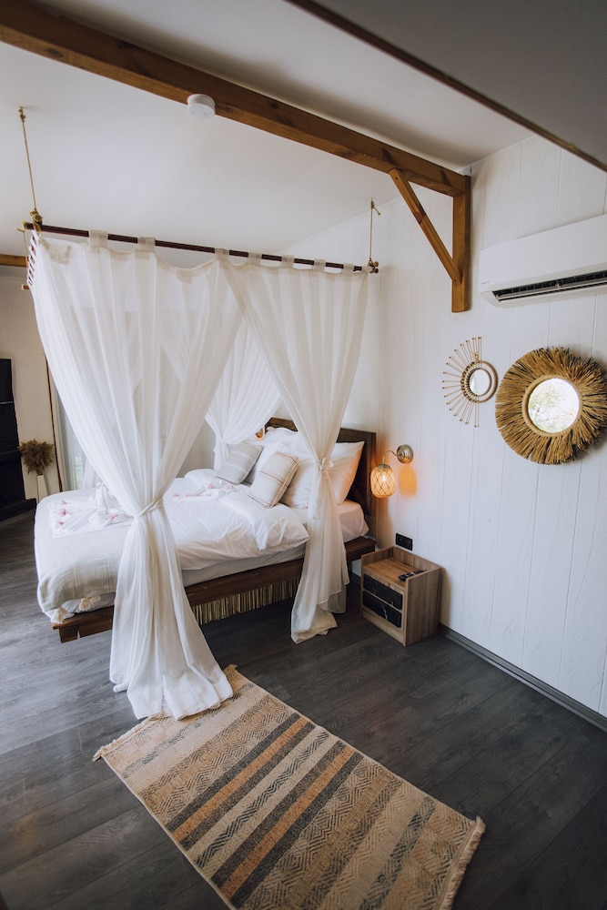 Boutique Suite - Photo 5