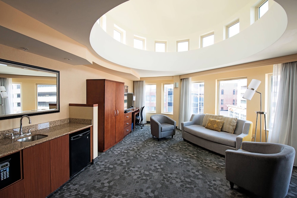 Suite, 1 King Bed with Sofa bed, City View