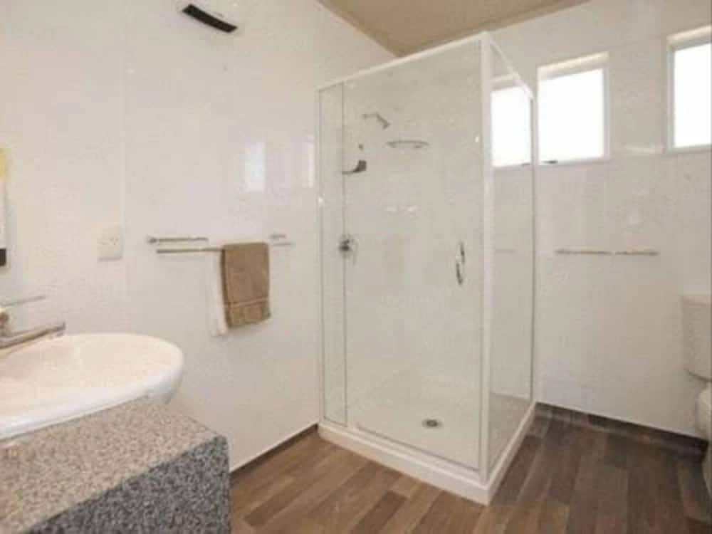 Twin Studio Unit thumbnail 6