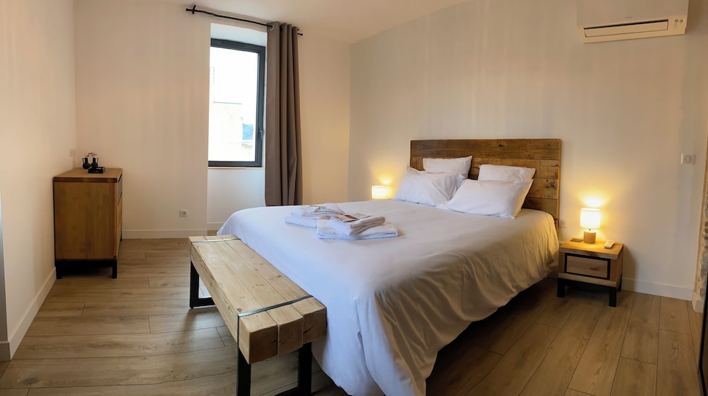 Deluxe Double Room (Saint Etienne) photo 2