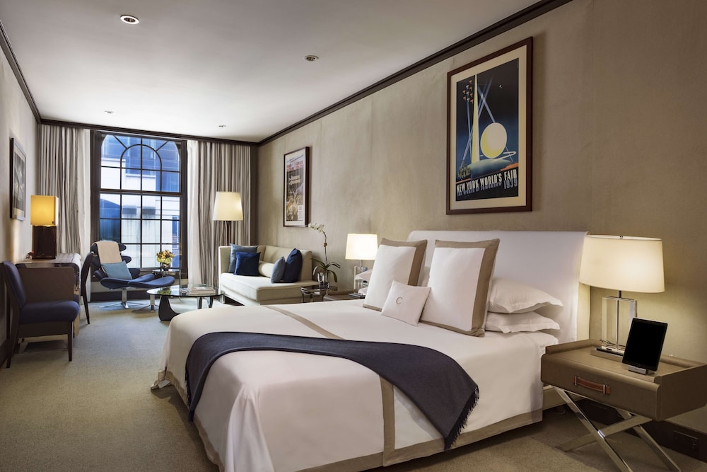 Junior Suite, 1 King Bed, Accessible (Street View, Roll-In Shower)