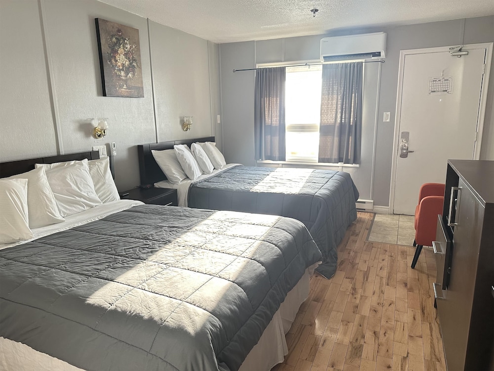 Standard Room, 2 Queen Beds, Non Smoking photo 1