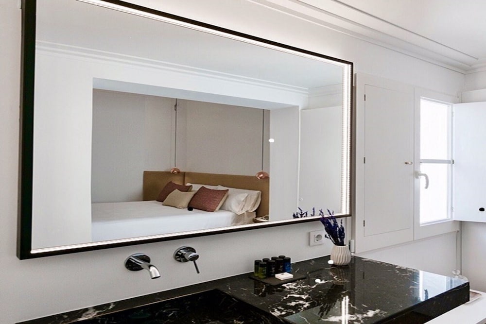 Superior Suite - Photo 3