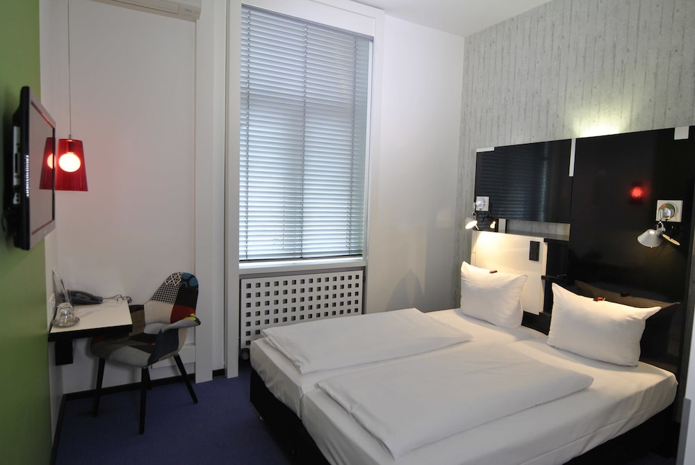 Standard Double Room photo 2