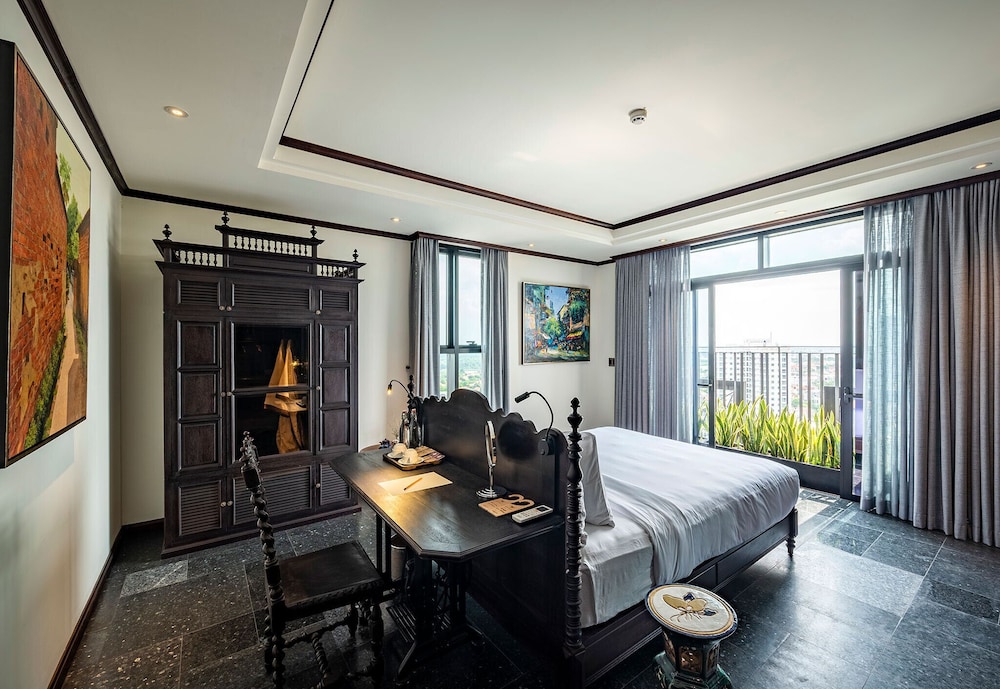 Signature Room with Balcony