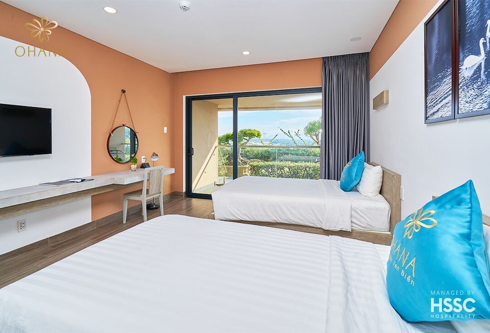 Deluxe Mountain View Twin with Balcony - Photo 2