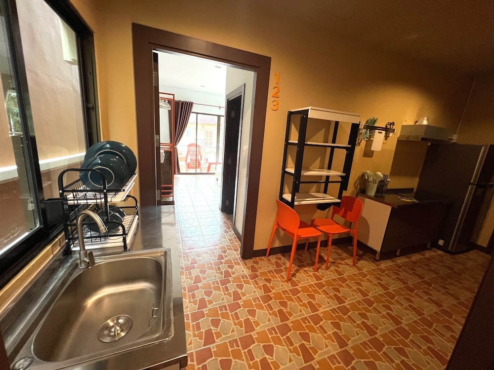 Family Room - Photo 6