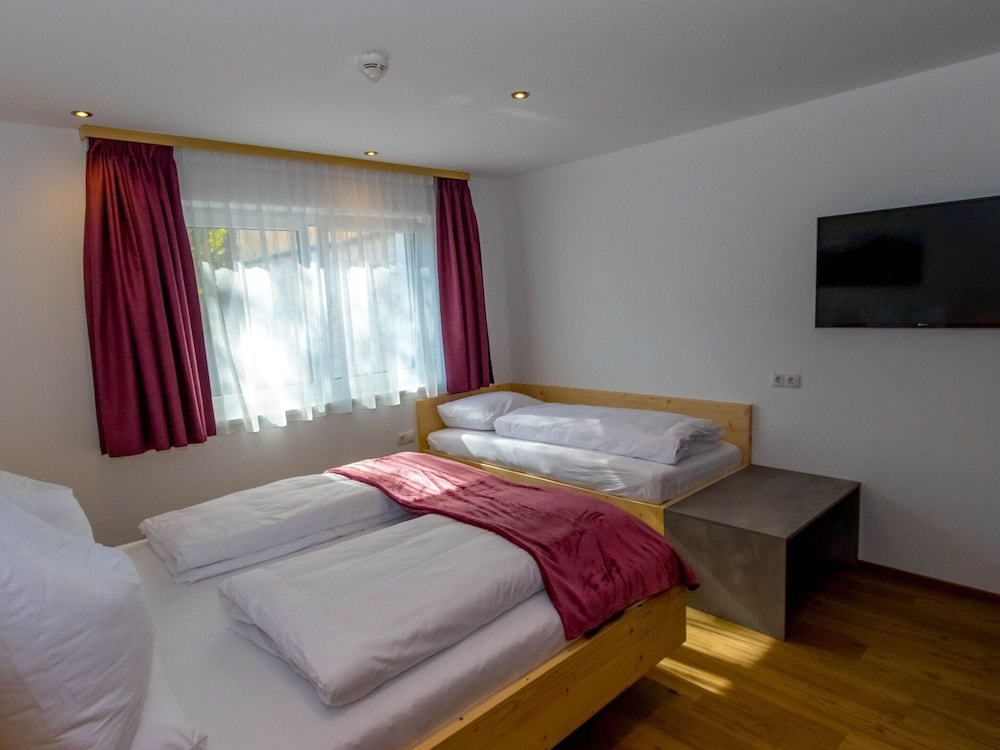 Deluxe Apartment, 2 Bedrooms photo 3