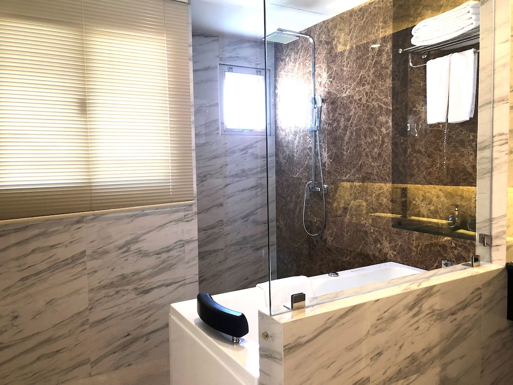 Executive Suite photo 2