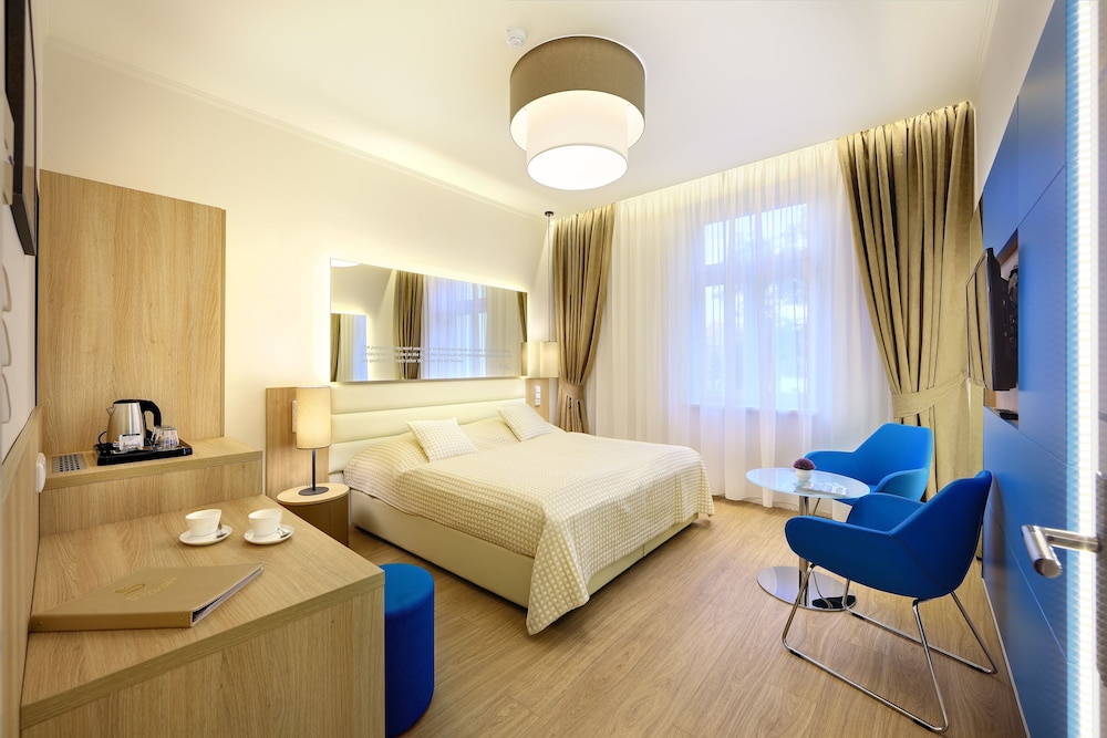 Available room