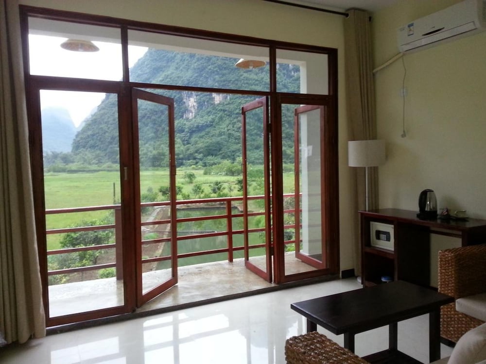 Mountain View Family Suite With Balcony photo 2