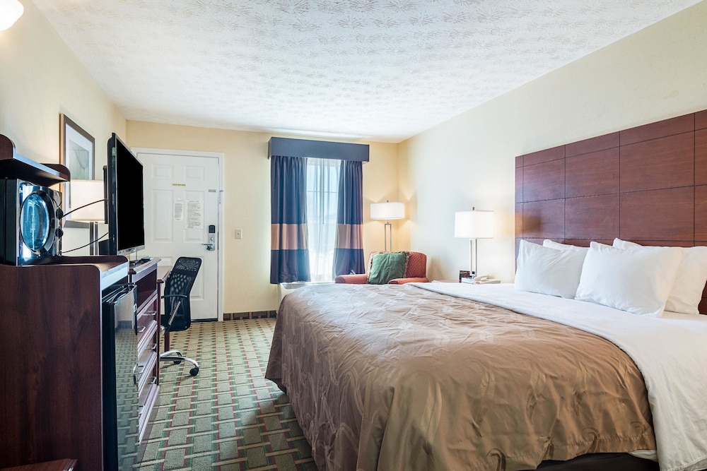 Standard Room, 1 King Bed photo 2